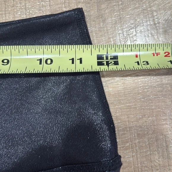 EUC Beyond Yoga Heather Rib Black Shine High Waisted Midi Legging Size XS - Picture 9 of 9